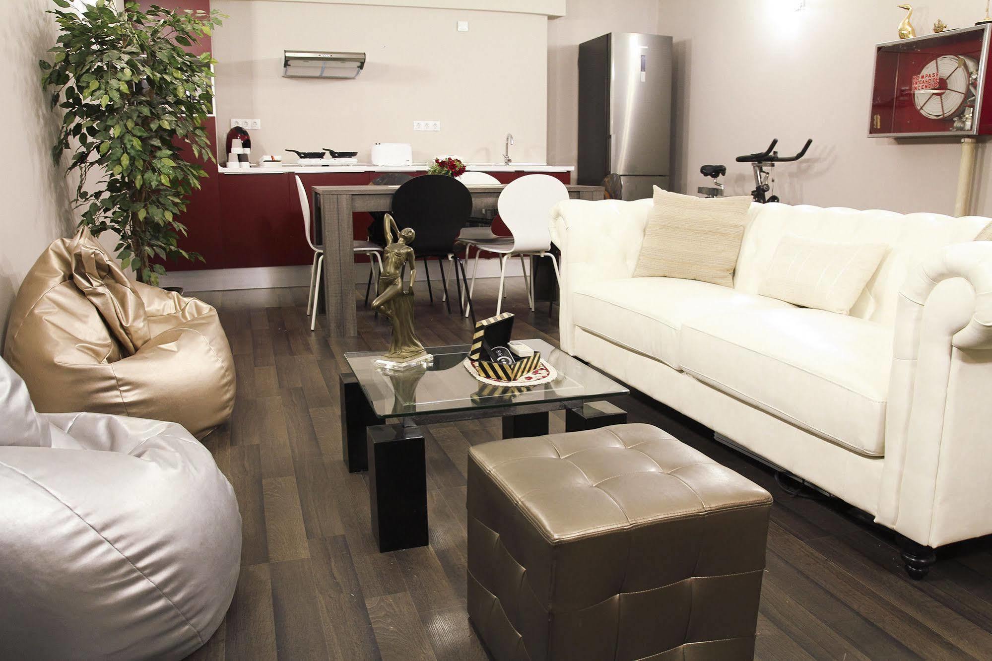 Barcelona & You Hostel Sagrada Familia 外观 照片
